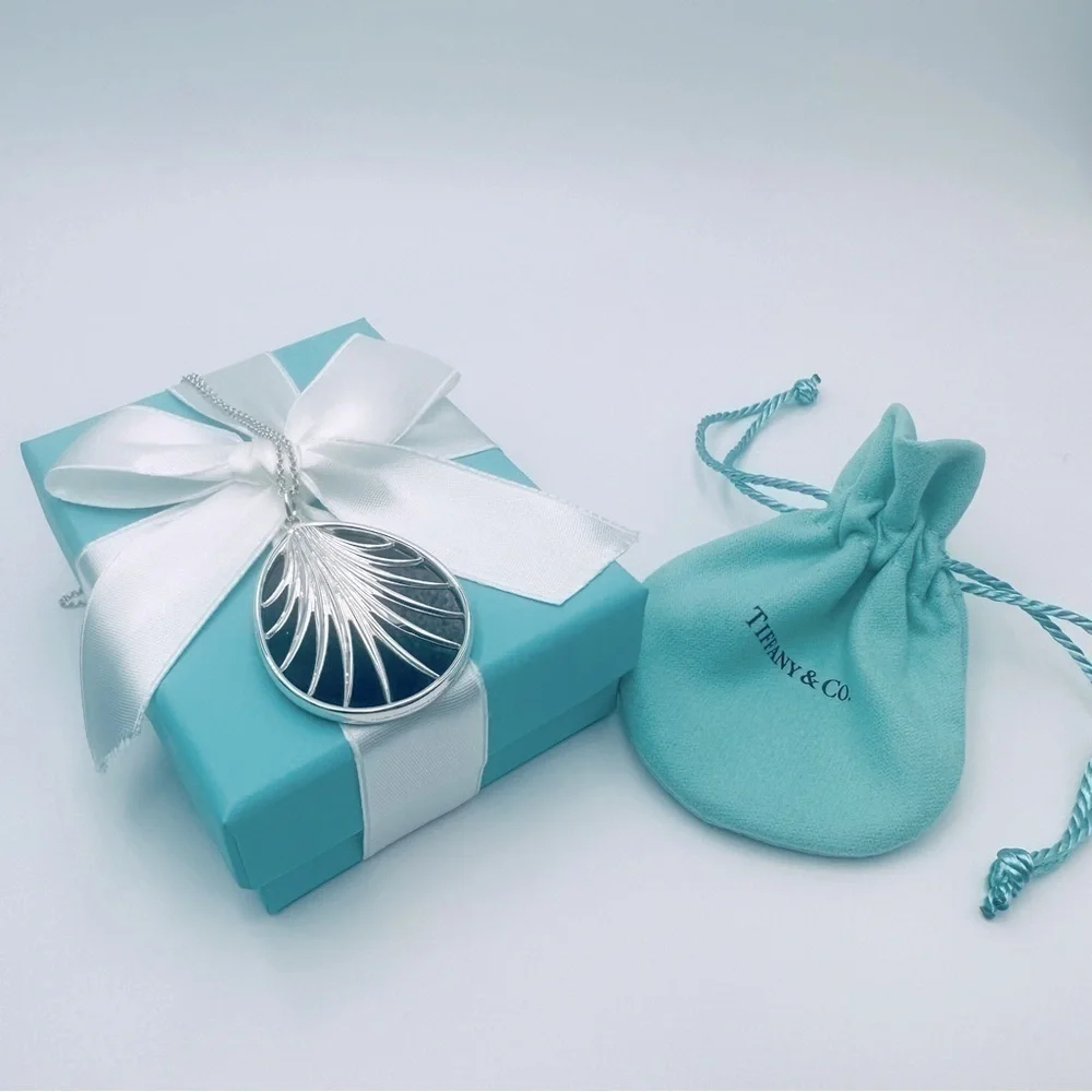 Tiffany & Co. 30” Onyx Villa Paloma Pendant Necklace with Packaging